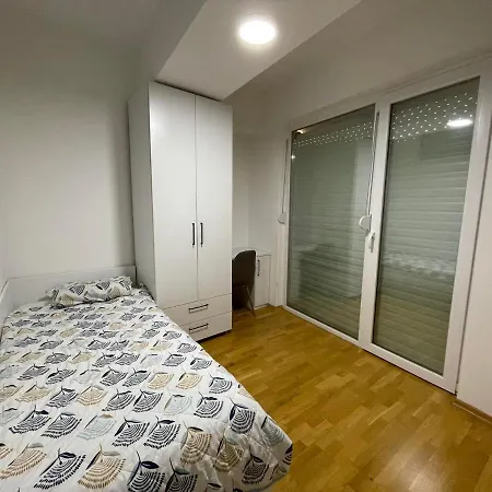 In Διαμέρισμα *